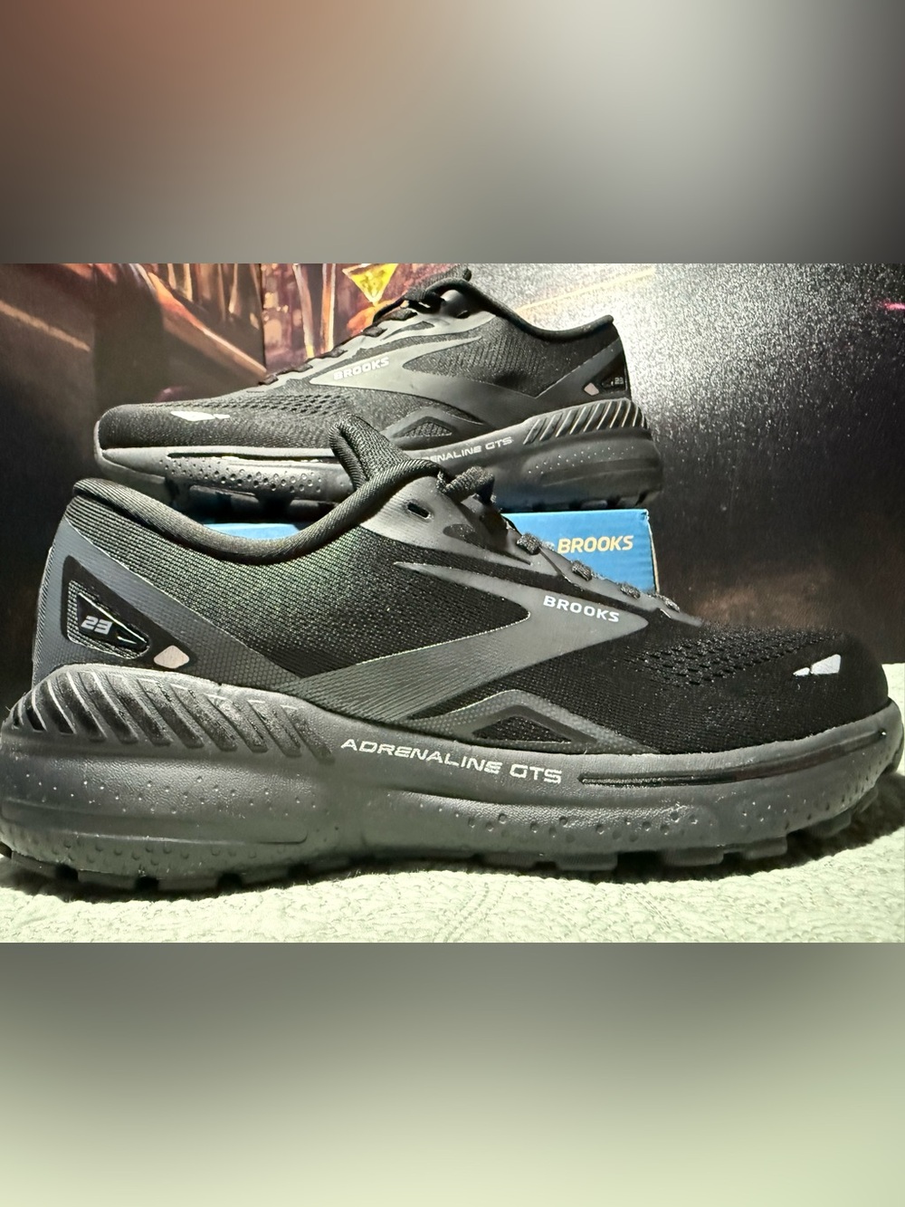 Brooks Adrenaline GTS 23 Men’s Size 9 or Women’s Size 10.5 BRAND NEW IN BOX